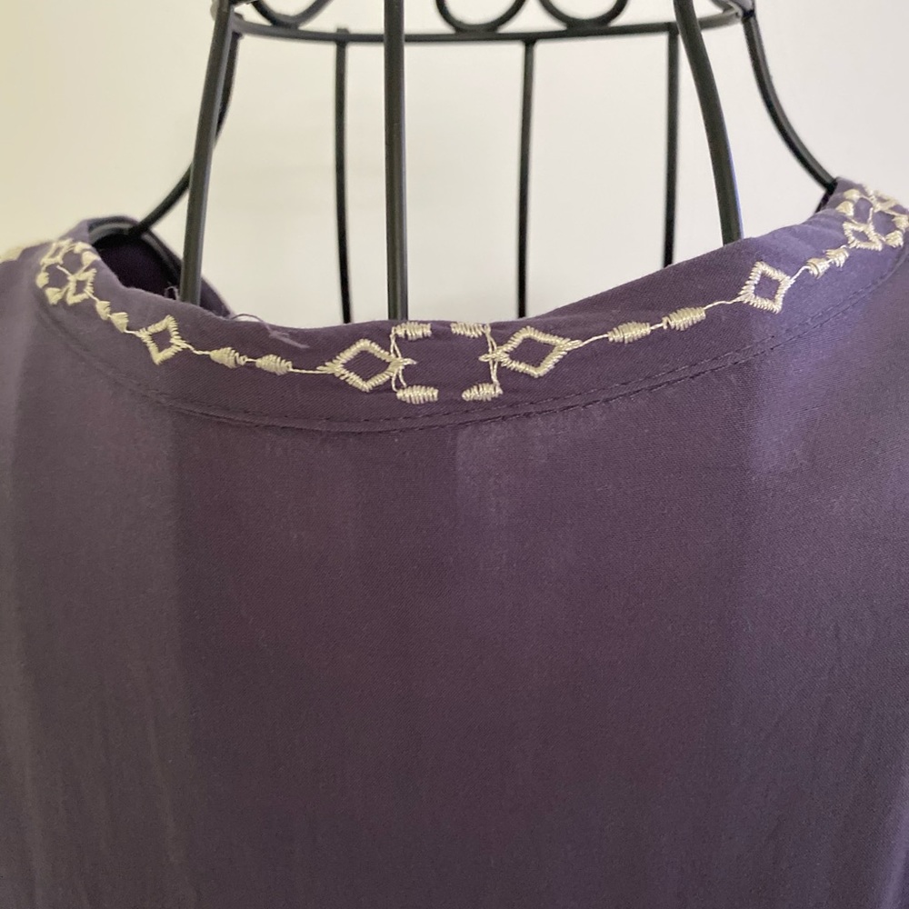 Beautiful Blouse - Picture 10 of 12